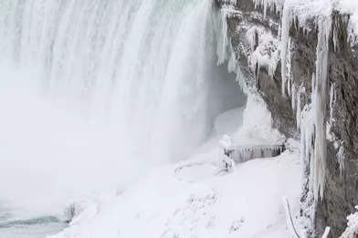 En images, les chutes du Niagara sont gelées et c’est somptueux ABACA-796094-005