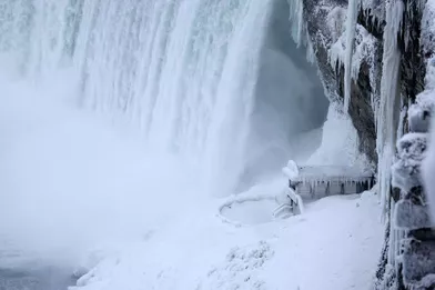 En images, les chutes du Niagara sont gelées et c’est somptueux GettyImages-1366383476