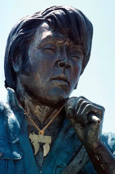 Une statue d'Elvis Presley à Jérusalem, en août 1997.