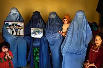Quatre veuves à Kot. Leurs maris, des frères ont été assassinés par les djihadistes, laissant derrière eux 31 orphelins. 