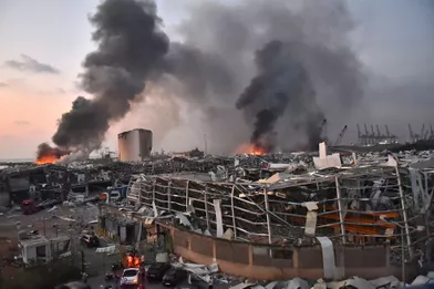 Quelques minutes après les deux explosions qui ont eu lieu sur le port de Beyrouth, mardi après-midi.