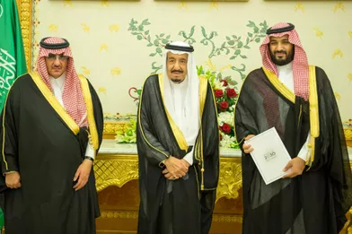 L'ancien prince héritier Mohammed bin Nayef, le roi Salmane etle prince Mohammed ben Salmane, en avril 2016.