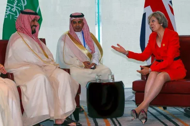 Le prince Mohammed ben Salmane et la Première ministre Theresa May, en septembre 2016.
