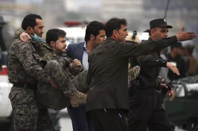Attentat des talibans à Kaboul: au moins 28 morts