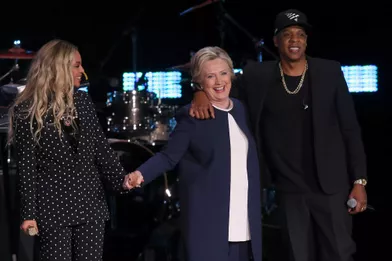 Beyoncé, Hillary Clinton et Jay Z sur la scène de Cleveland, le vendredi 4 novembre 2016.