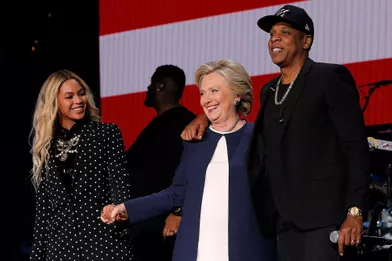 Beyoncé, Hillary Clinton et Jay Z sur la scène de Cleveland, le vendredi 4 novembre 2016.