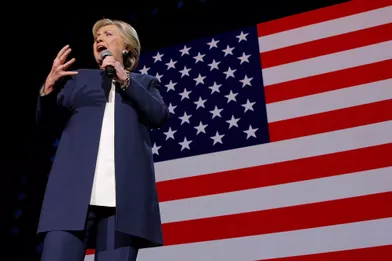 Hillary Clinton sur la scène de Cleveland, le vendredi 4 novembre 2016.
