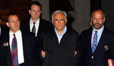 Coup de tonnerre. Favori des sondages pour la présidentielle de 2012, Dominique Strauss-Kahn est arrêté à New York pour l'agression présumée d'une femme de chambre. Commence alors le plus incroyable feuilleton politico-judiciaire de l'année 2011.