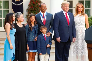 Tiger Woods avec sa famille, Donald et Melania Trumpà la Maison-Blanche, le 6 mai 2019.