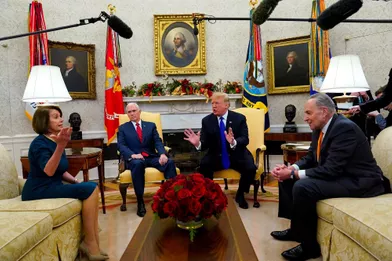 Les négociations pour mettre fin au «shutdown» au point mort, avec Nancy Pelosi et Chuck Schumer dans le Bureau ovale, le 11 décembre 2018.A lire :Mécontent, Donald Trump quitte une réunion sur le shutdown en disant &quot;bye-bye&quot; 
