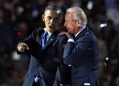 Barack Obama et Joe Biden, le soir de la réélection d'Obama, le 6 novembre 2012.