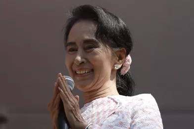 Le triomphe du parti d'Aung San Suu Kyi