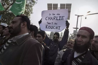 Des manifestations anti-"Charlie" tournent mal