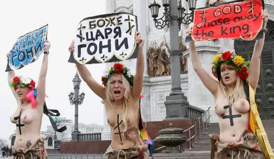 Une devise manifestement respectée à la lettre par le FEMEN, un groupe d’activistes féministes ukrainiennes. L'organisation est devenue mondialement connue pour ses protestions dévêtues contre la corruption, l’injustice, la maltraitance, le tourisme sexuel ou encore le racisme.Le 18 janvier, les militantes ont dénoncé les décisions radicales de l'ambassade indienne à Kiev.