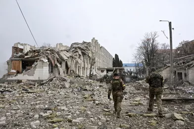 Un champ de gravats : voilà tout ce qu’il reste du lycée n° 25 de Jytomyr, pulvérisé par un missile, le 5 mars