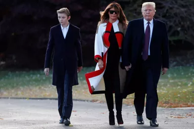 Donald, Melania et Barron Trump quittant la Maison-Blanche, le 20 novembre 2018.