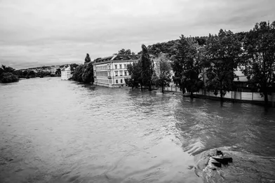 La mélancolie de Prague sous les eaux
