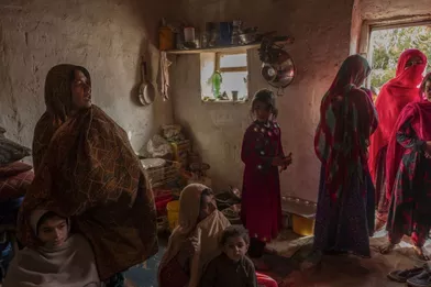 Familles de victimes civiles de la guerre entre les Talibans et le gouvernement