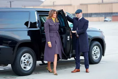 Melania Trump avant d'embarquer dans un avion pour son déplacement de deux jours, le 4 mars 2019.