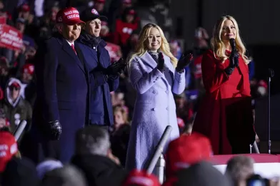 Donald Trump, Tiffany Trump et Ivanka TrumpàKenosha, dans le Wisconsin, le 2 novembre 2020.