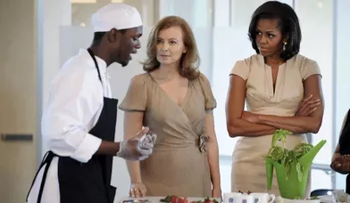 Michelle Obama et Valérie Trierweiler, la main à la pâte
