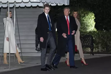 Ivanka,Donald, Melania et Barron Trump quittant la Maison-Blanche, le 20 décembre 2019.