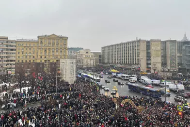 Les manifestants dans les rues de Moscou, samedi