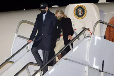 Joe et Jill Biden arrivant à Nantucket, dans le Massachusetts, le 23 novembre 2021.