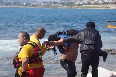 Trois bateaux de migrants en perdition en Méditerranée