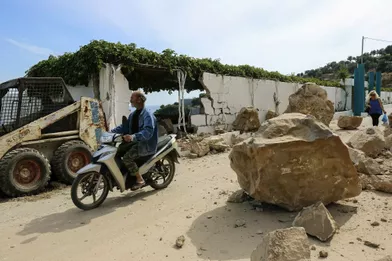 Dégâts du séisme sur l'île de Lesbos, le 12 juin 2017.