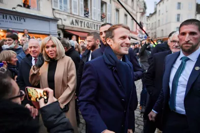 AngelaMerkela été accueillie par Emmanuel Macron mercredi à Beaune (Côte d'Or) pour faire ses adieux à la France après 16 ans au pouvoir, durant lesquels elle a travaillé étroitement avec quatre présidents français.