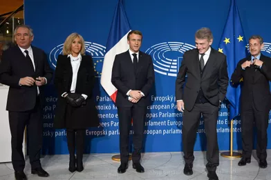 François Bayrou, Emmanuel et Brigitte Macron, David Sassoli et Nicolas Sarkozy.
