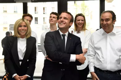 Emmanuel et Brigitte Macron aux côtés deXavier Niel et sa compagne Delphine Arnaultlors de l'inauguration à Paris de Station F.
