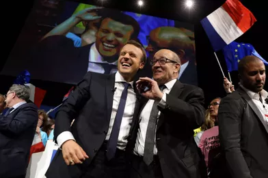  Le ministre de la Défense Jean-Yves Le Drian et Emmanuel Macron. 