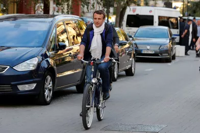 Balade à vélo au Touquet pour le président de la République.