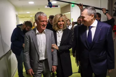 Mercrediau Centre Hospitalier régional d’Orléans,Brigitte Macron et Didier Deschamps ont lancé l'opération Pièces Jaunes 2020.