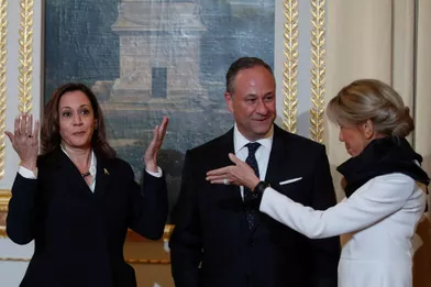 Emmanuel et Brigitte Macron ont reçu jeudi à l'Elysée Kamala Harris et son mariDougEmhoff lorsd'undîner avec les chefs d’Etats et de gouvernements et les chefs d’organisations internationales, présents à l’occasion du Forum de Paris sur la Paix.