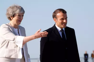 Theresa May et Emmanuel Macron àVer-sur-Mer.