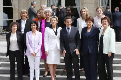 Le gouvernement de François Fillon en 2007 avec Valérie Pécresse au second rang. Au premier rang, on retrouve Fadela Amara, Rachida Dati, Michèle Alliot-Marie , Roselyne Bachelot-Narquin...