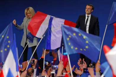 Emmanuel Macron et son épouse Brigitte.