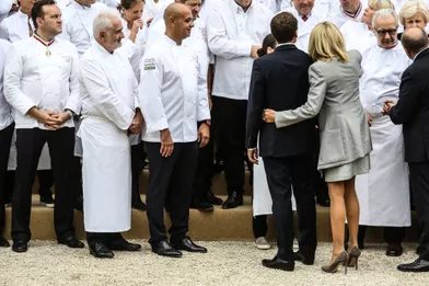 Emmanuel Macron et son épouse Brigitte ont reçu 180 chefs étoilés à l'Elysée.