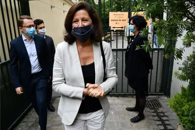 Agnès Buzyn vote à Paris pour le second tour des municipales.