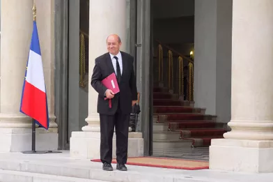 Paris, France, 17 mai 2012 --- Premier conseil des ministres du nouveau gouvernement socialiste au palais de l'Elysée : Jean-Yves LE DRIAN, ministre de la Défense.