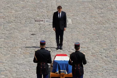 Emmanuel Macron lors de l'hommage national à Simone Veil,aux Invalides.