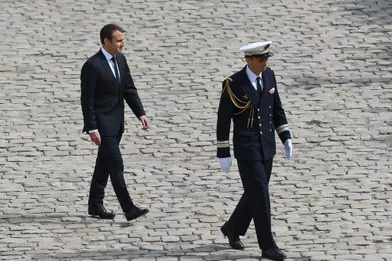 Emmanuel Macron lors de l'hommage national à Simone Veil,aux Invalides.