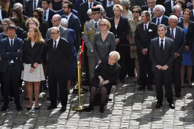 Parmi les invités (de gauche à droite) Nicolas Hulot, Nicole Belloubet, Jean-Yves Le Drian, Bernadette Chirac et sa fille Claude Chirac, Nicolas Sarkozy, Jean-Pierre Raffarin, Ségolène Royal.