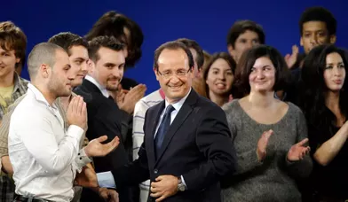 Le candidat socialiste à l’élection présidentielle de 2012, François Hollande, tenait son premier grand meeting au Bourget (Seine Saint-Denis), devant des milliers de militants et des personnalités de la politique et de la culture. Selon le Parti socialiste, 25 000 personnes se sont rassemblées.