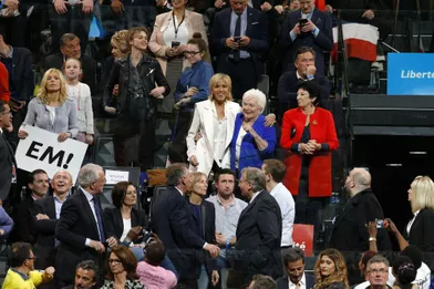 Dans le public du meeting de Bercy, Brigitte Macron, Line Renaud, Gerard Collomb et Marielle de Sarnez.