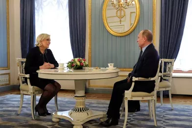 Marine Le Pen a rencontré Vladimir Poutine à Moscou.