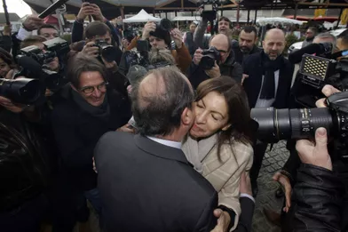 La candidate socialiste pour l'élection présidentielle de 2022 est en Corrèze ce week-end. Elle a notamment rencontré l'ancien président de la République François Hollande à Tulle, ce samedi matin.